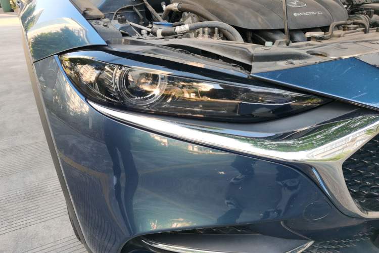 Used Mazda CX-4 2021 2.0L Automatic Two-Wheel Drive Blue Sky Dynamic Edition Exterior 3