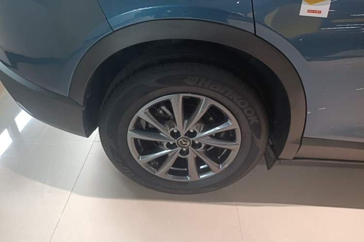 Used Mazda CX-4 2021 2.0L Automatic Two-Wheel Drive Blue Sky Dynamic Edition Exterior 5