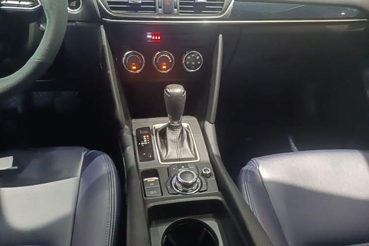 Used Mazda CX-4 2021 2.0L Automatic Two-Wheel Drive Blue Sky Dynamic Edition Gear Lever