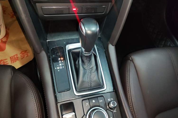 Used Mazda CX-4 2021 2.0L Automatic Two-Wheel Drive Blue Sky Luxury Edition Gear Lever