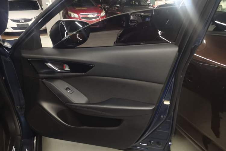 Used Mazda CX-4 2021 2.0L Automatic Two-Wheel Drive Blue Sky Dynamic Edition Interior 2