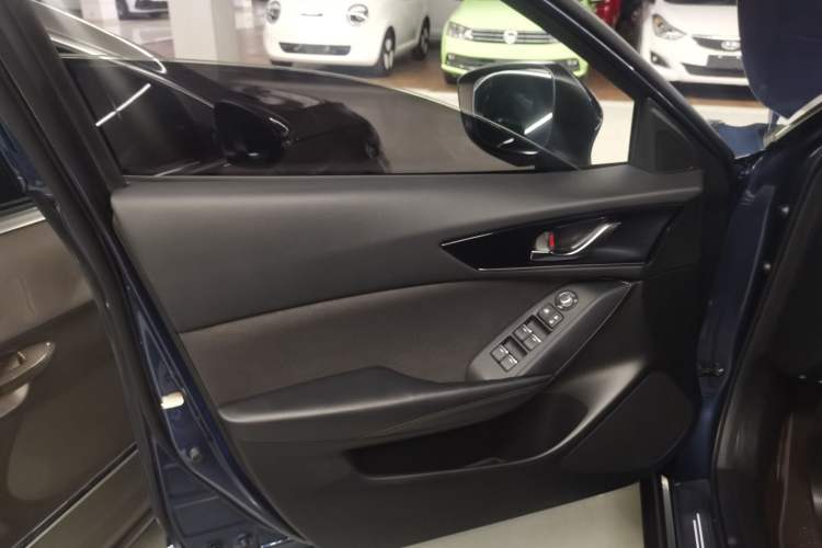 Used Mazda CX-4 2021 2.0L Automatic Two-Wheel Drive Blue Sky Dynamic Edition Interior 4
