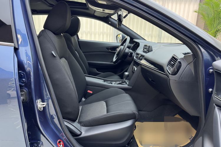 Used Mazda CX-4 2021 2.0L Automatic Two-Wheel Drive Blue Sky Dynamic Edition Interior 4