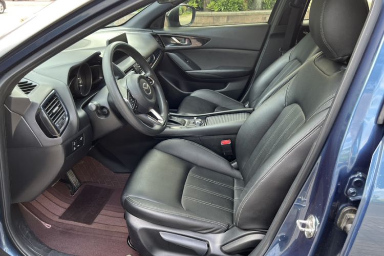 Used Mazda CX-4 2021 2.0L Automatic Two-Wheel Drive Blue Sky Exploration Edition Interior 4