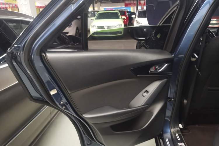 Used Mazda CX-4 2021 2.0L Automatic Two-Wheel Drive Blue Sky Dynamic Edition Interior 5