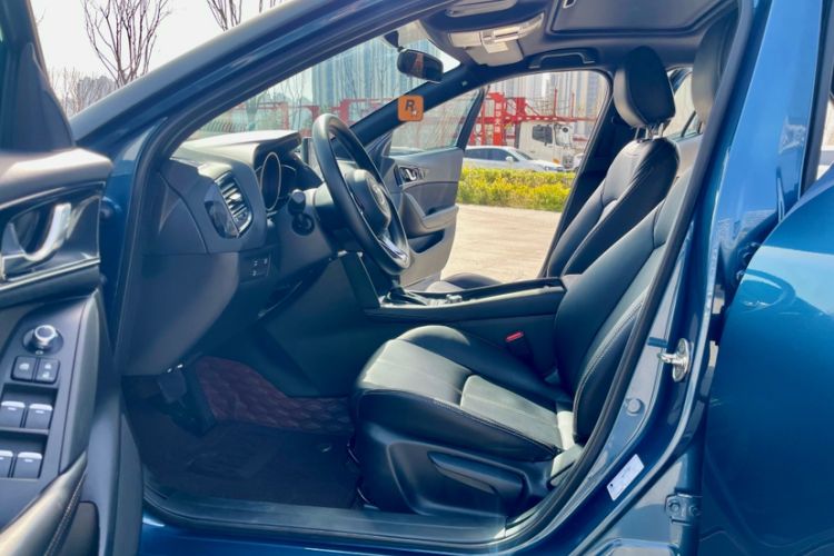 Used Mazda CX-4 2021 2.0L Automatic Two-Wheel Drive Blue Sky Dynamic Edition Interior 5