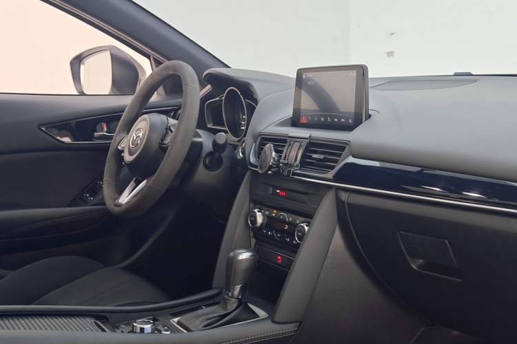 Used Mazda CX-4 2021 2.0L Automatic Two-Wheel Drive Blue Sky Exploration Edition Interior 6