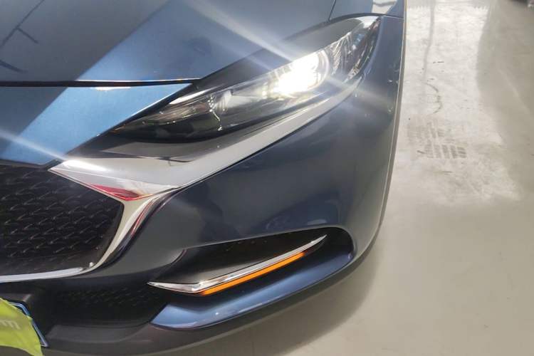 Used Mazda CX-4 2021 2.0L Automatic Two-Wheel Drive Blue Sky Dynamic Edition Left Front Headlight