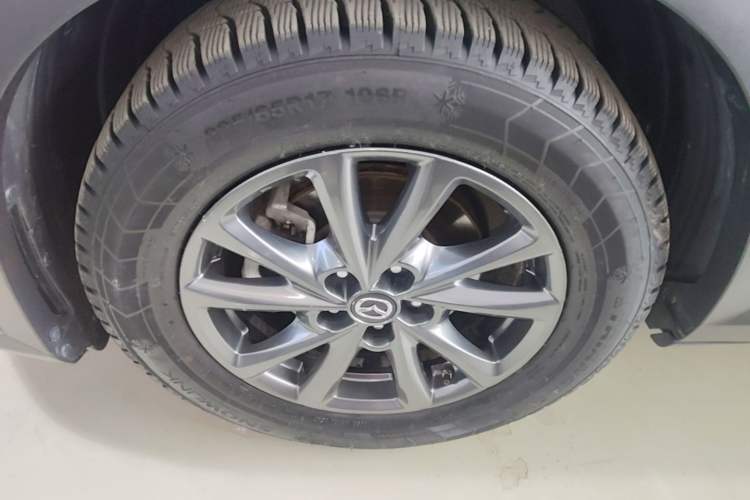 Used Mazda CX-4 2021 2.0L Automatic Two-Wheel Drive Blue Sky Dynamic Edition Left Front Wheel Hub