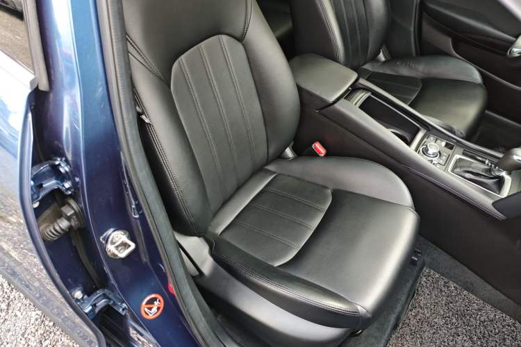 Used Mazda CX-4 2021 2.0L Automatic Two-Wheel Drive Blue Sky Exploration Edition Right Front Seat