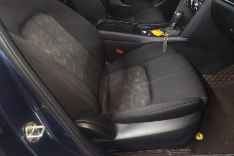Used Mazda CX-4 2021 2.0L Automatic Two-Wheel Drive Blue Sky Dynamic Edition Right Front Seat