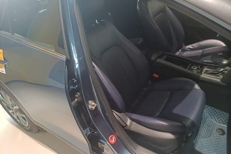 Used Mazda CX-4 2021 2.0L Automatic Two-Wheel Drive Blue Sky Dynamic Edition Right Front Seat