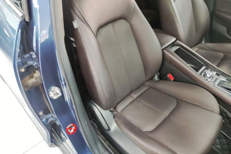 Used Mazda CX-4 2021 2.0L Automatic Two-Wheel Drive Blue Sky Luxury Edition Right Front Seat