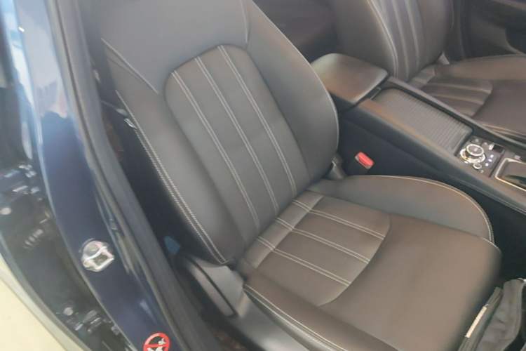 Used Mazda CX-4 2021 2.0L Automatic Two-Wheel Drive Blue Sky Dynamic Edition Right Front Seat