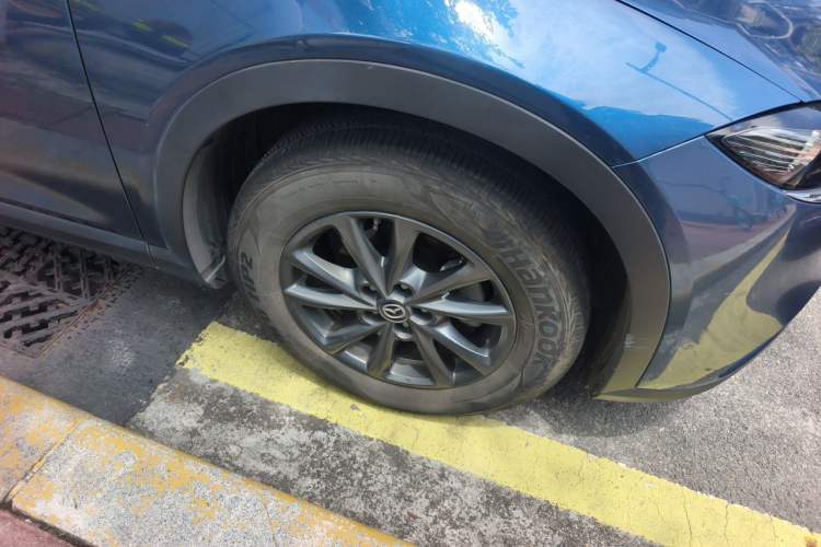 Used Mazda CX-4 2021 2.0L Automatic Two-Wheel Drive Blue Sky Dynamic Edition Right Front Wheel Hub
