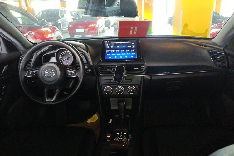 Used Mazda CX-4 2021 2.0L Automatic Two-Wheel Drive Blue Sky Dynamic Edition Center Console