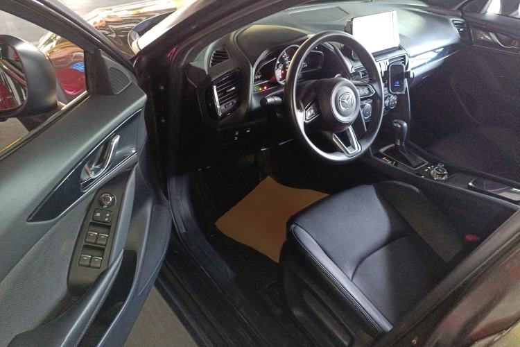 Used Mazda CX-4 2021 2.0L Automatic Two-Wheel Drive Blue Sky Dynamic Edition Driver Seat