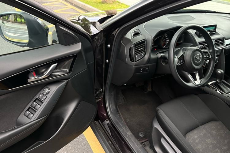 Used Mazda CX-4 2021 2.0L Automatic Two-Wheel Drive Blue Sky Dynamic Edition Interior 7
