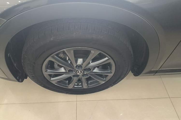 Used Mazda CX-4 2021 2.0L Automatic Two-Wheel Drive Blue Sky Exploration Edition Left Front Wheel Hub