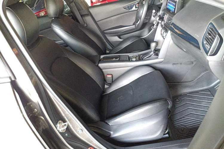 Used Mazda CX-4 2021 2.0L Automatic Two-Wheel Drive Blue Sky Dynamic Edition Right Front Seat