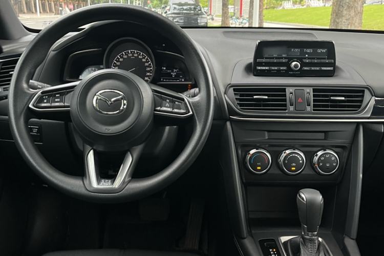Used Mazda CX-4 2021 2.0L Automatic Two-Wheel Drive Blue Sky Dynamic Edition Steering Wheel