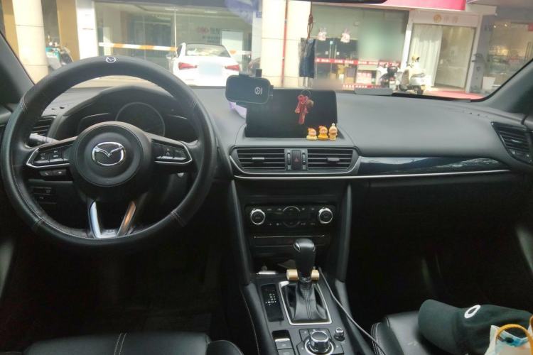 Used Mazda CX-4 2021 2.0L Automatic Two-Wheel Drive Blue Sky Exploration Edition Center Console