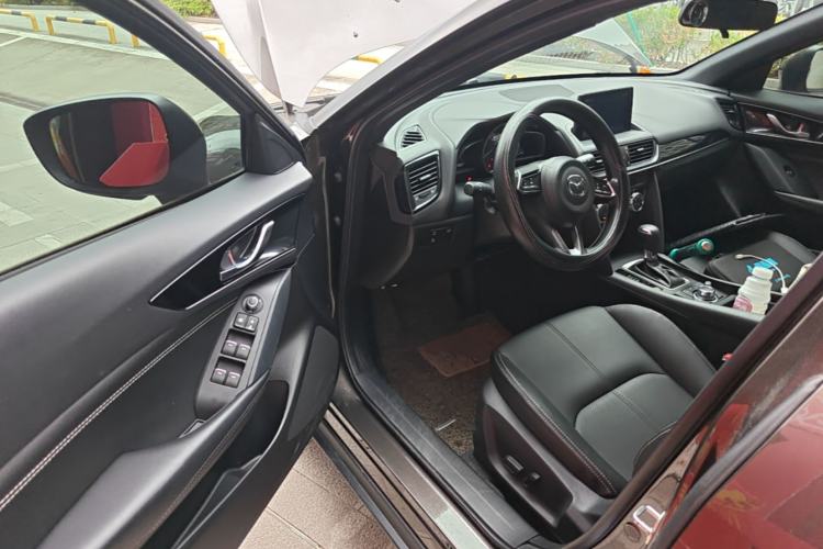 Used Mazda CX-4 2021 2.0L Automatic Two-Wheel Drive Blue Sky Dynamic Edition Driver Seat