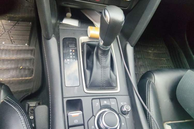 Used Mazda CX-4 2021 2.0L Automatic Two-Wheel Drive Blue Sky Exploration Edition Gear Lever