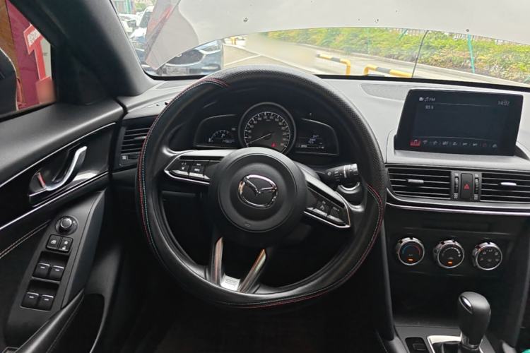 Used Mazda CX-4 2021 2.0L Automatic Two-Wheel Drive Blue Sky Dynamic Edition Steering Wheel