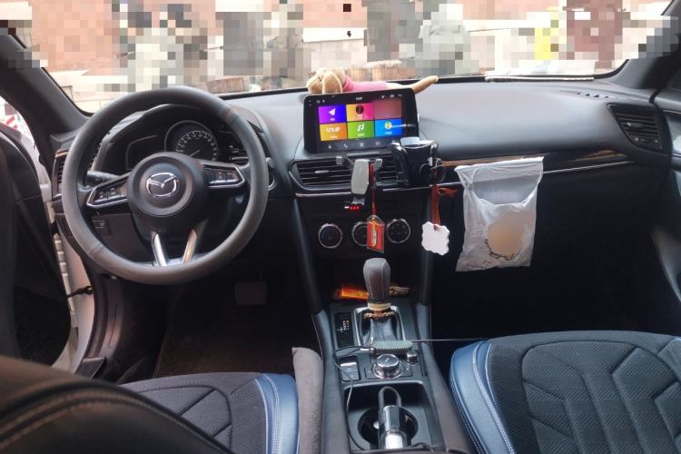 Used Mazda CX-4 2021 2.0L Automatic Two-Wheel Drive Blue Sky Dynamic Edition Center Console