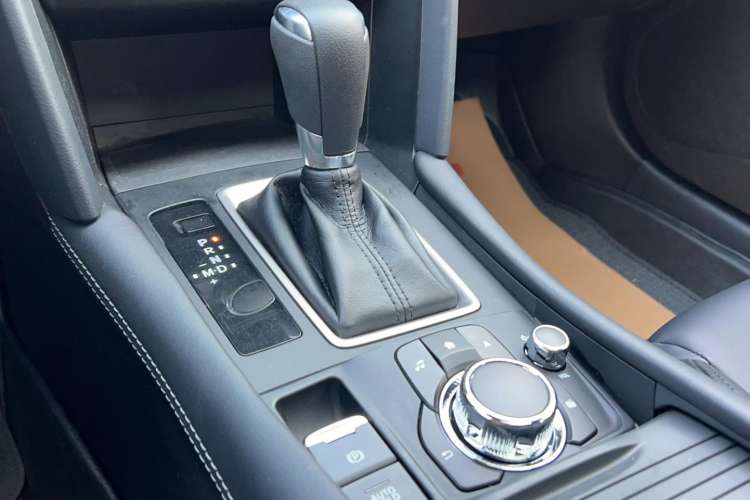 Used Mazda CX-4 2021 2.0L Automatic Two-Wheel Drive Blue Sky Dynamic Edition Gear Lever