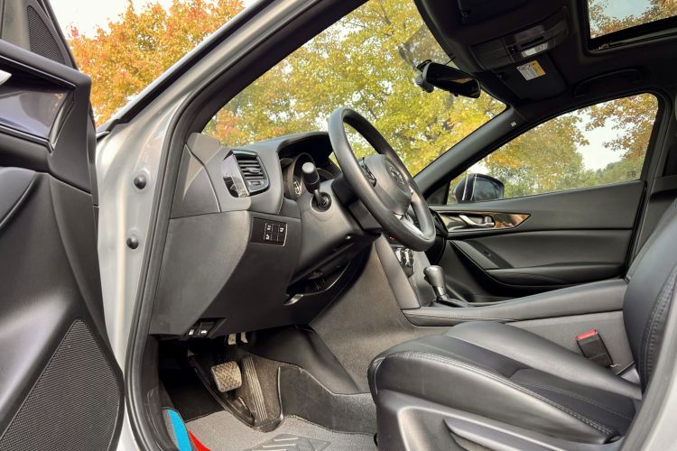 Used Mazda CX-4 2021 2.0L Automatic Two-Wheel Drive Blue Sky Dynamic Edition Left Front Seat