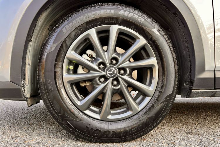 Used Mazda CX-4 2021 2.0L Automatic Two-Wheel Drive Blue Sky Dynamic Edition Left Front Wheel Hub