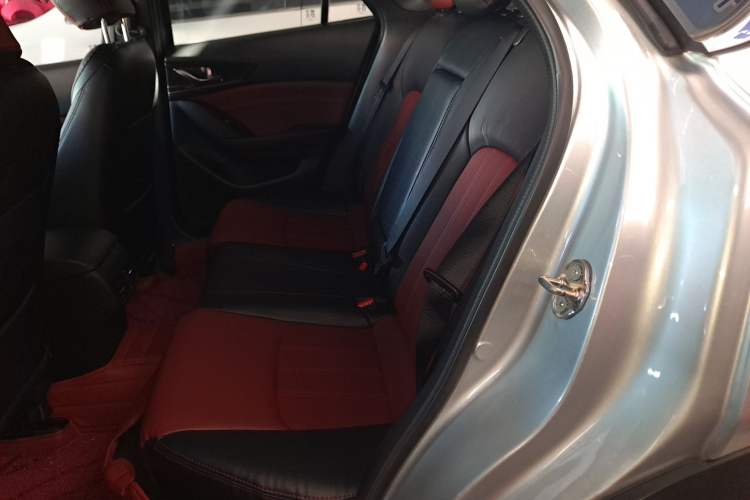 Used Mazda CX-4 2021 2.0L Automatic Two-Wheel Drive Blue Sky Dynamic Edition Left Rear Seat