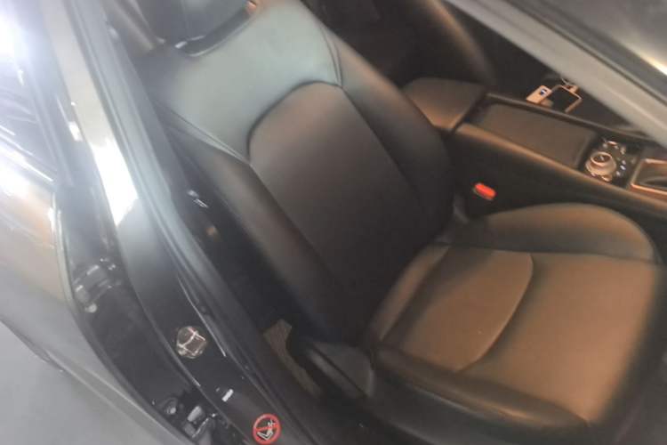 Used Mazda CX-4 2021 2.0L Automatic Two-Wheel Drive Blue Sky Dynamic Edition Right Front Seat