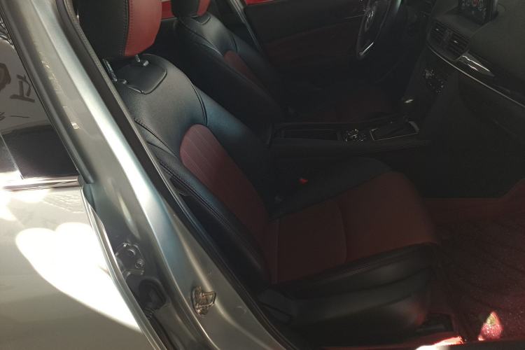 Used Mazda CX-4 2021 2.0L Automatic Two-Wheel Drive Blue Sky Dynamic Edition Right Front Seat