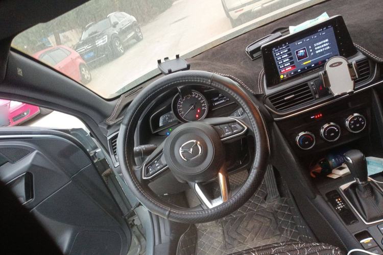 Used Mazda CX-4 2021 2.0L Automatic Two-Wheel Drive Blue Sky Dynamic Edition Steering Wheel