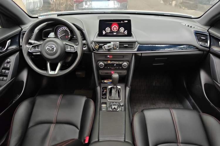 Used Mazda CX-4 2021 2.0L Automatic Two-Wheel Drive Blue Sky Exploration Edition Center Console