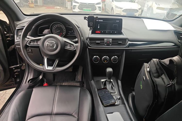Used Mazda CX-4 2021 2.0L Automatic Two-Wheel Drive Blue Sky Dynamic Edition Center Console