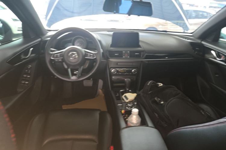 Used Mazda CX-4 2021 2.0L Automatic Two-Wheel Drive Blue Sky Exploration Edition Center Console