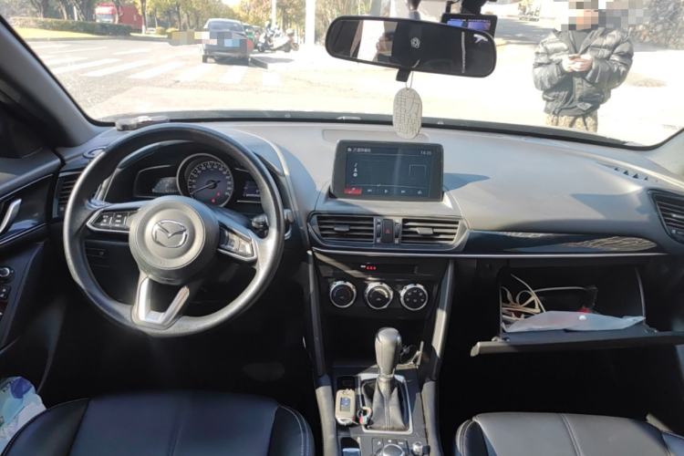 Used Mazda CX-4 2021 2.0L Automatic Two-Wheel Drive Blue Sky Dynamic Edition Center Console