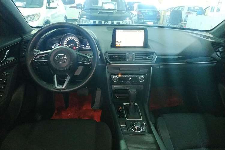 Used Mazda CX-4 2021 2.0L Automatic Two-Wheel Drive Blue Sky Exploration Edition Center Console