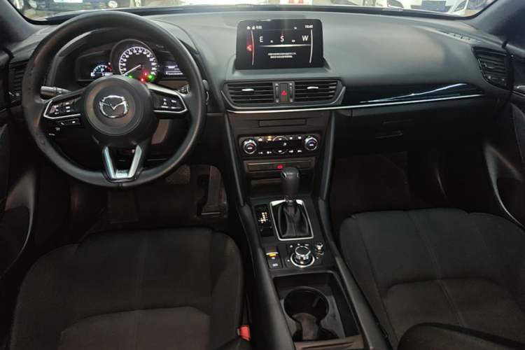 Used Mazda CX-4 2021 2.0L Automatic Two-Wheel Drive Blue Sky Exploration Edition Center Console