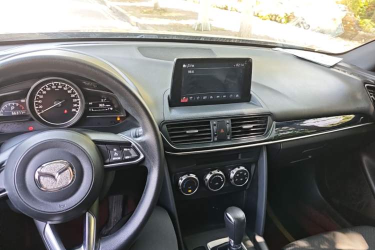Used Mazda CX-4 2021 2.0L Automatic Two-Wheel Drive Blue Sky Dynamic Edition Center Console