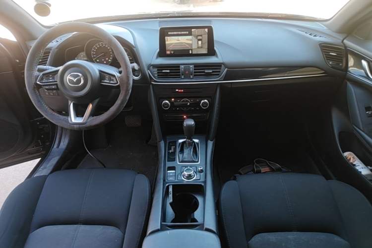 Used Mazda CX-4 2021 2.0L Automatic Two-Wheel Drive Blue Sky Exploration Edition Center Console