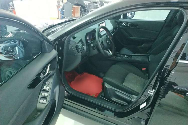 Used Mazda CX-4 2021 2.0L Automatic Two-Wheel Drive Blue Sky Exploration Edition Driver Seat