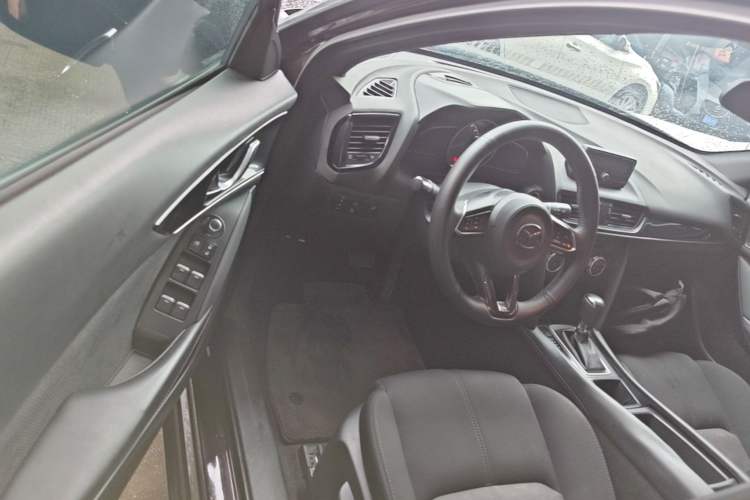 Used Mazda CX-4 2021 2.0L Automatic Two-Wheel Drive Blue Sky Dynamic Edition Driver Seat