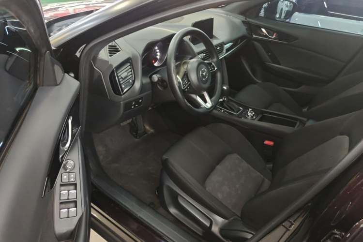 Used Mazda CX-4 2021 2.0L Automatic Two-Wheel Drive Blue Sky Exploration Edition Driver Seat