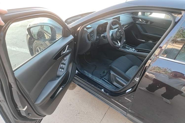 Used Mazda CX-4 2021 2.0L Automatic Two-Wheel Drive Blue Sky Exploration Edition Driver Seat