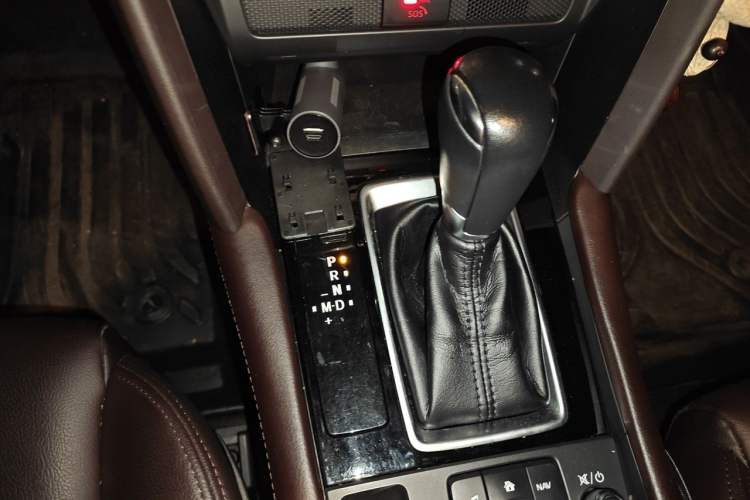 Used Mazda CX-4 2021 2.0L Automatic Two-Wheel Drive Blue Sky Luxury Edition Gear Lever
